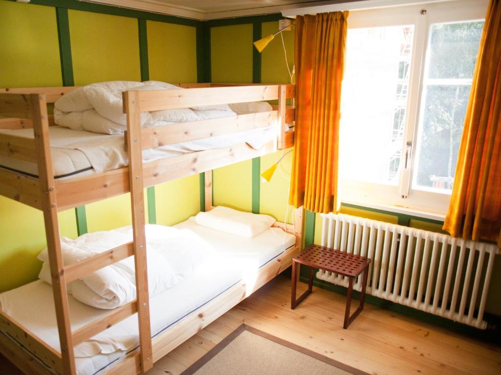 Nangijala Hostel Disentis Zimmer foto